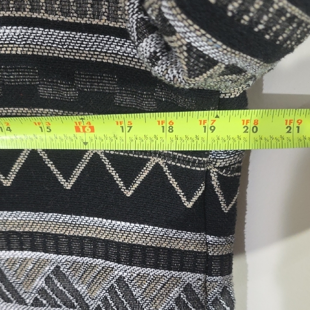Relativity Black and Tan Textured Jacket - Picture 5 of 6